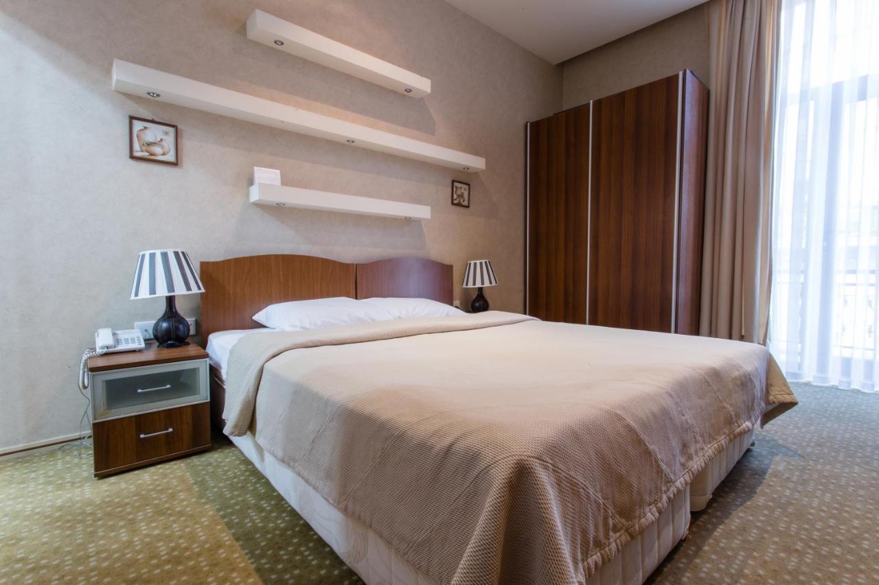 Austin Hotel Баку Екстериор снимка