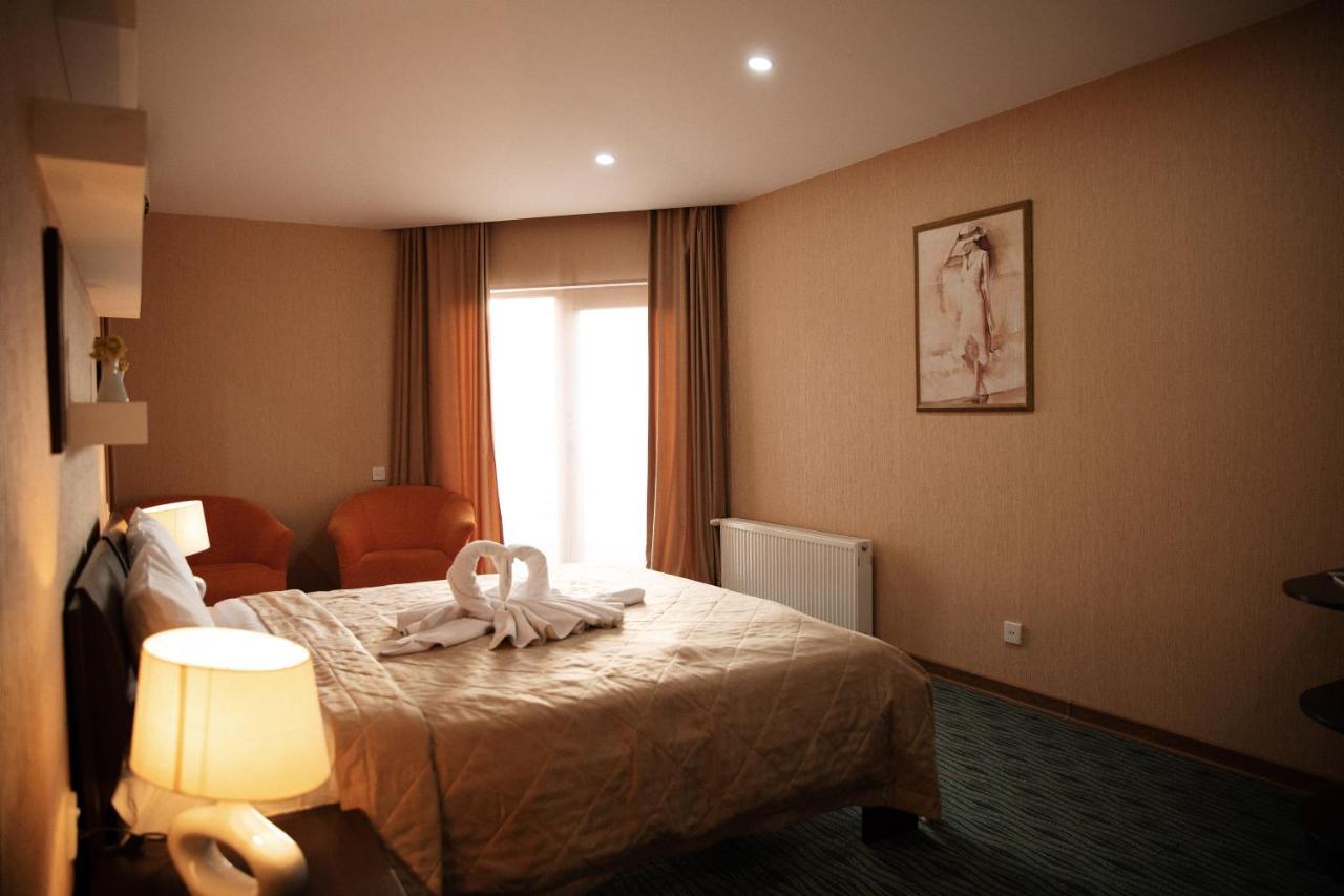 Austin Hotel Баку Екстериор снимка
