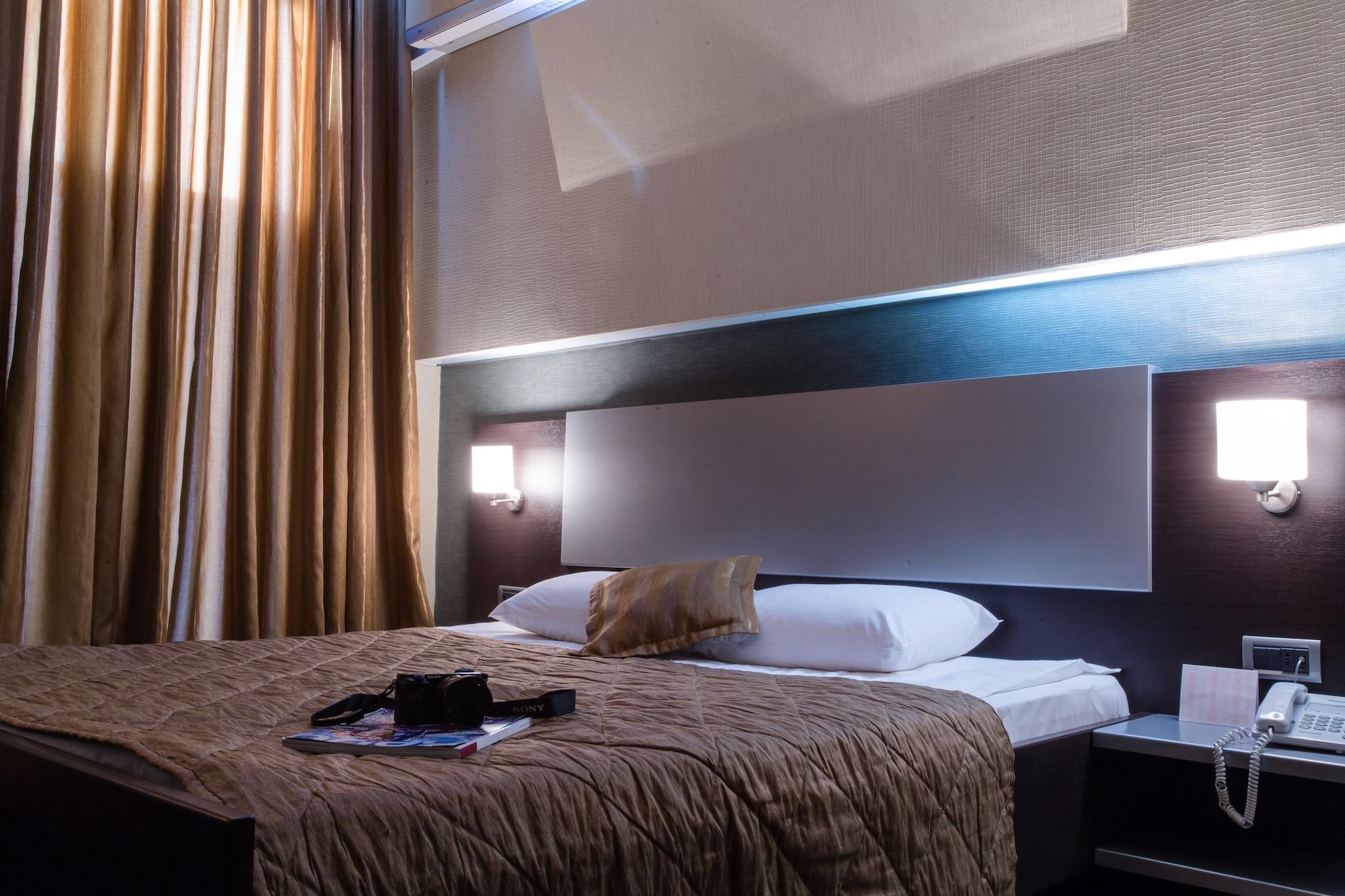 Austin Hotel Баку Екстериор снимка