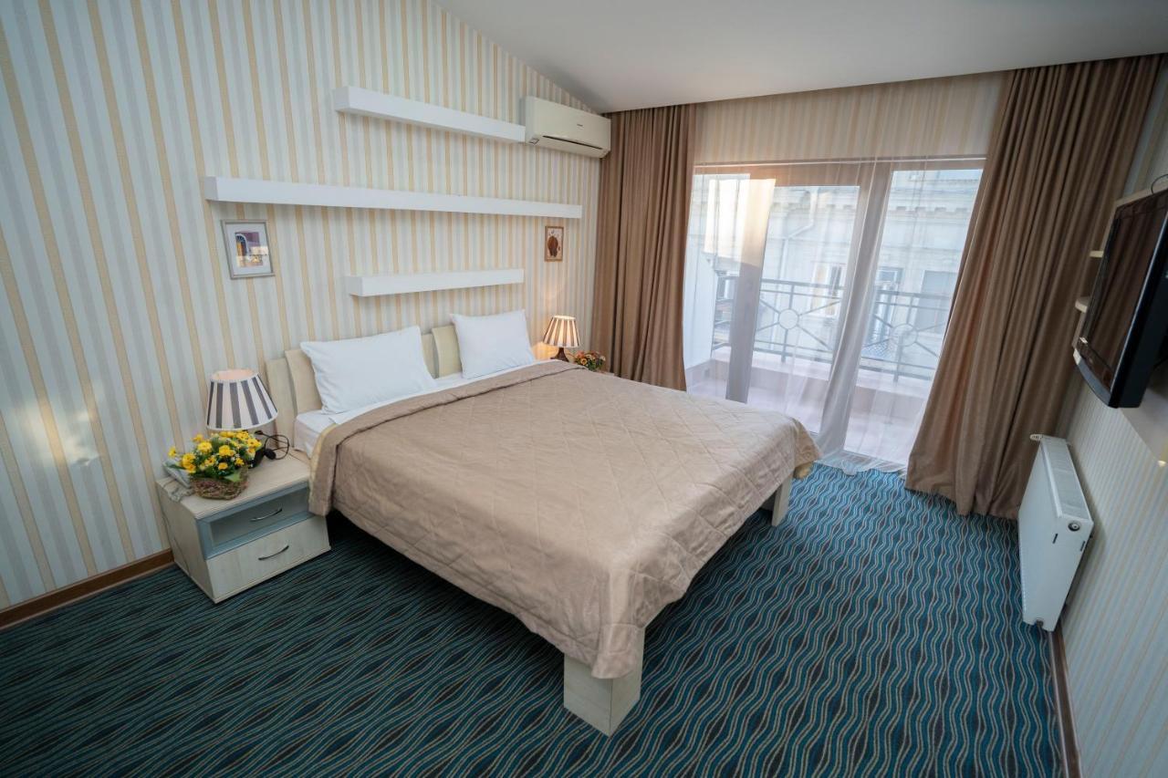 Austin Hotel Баку Екстериор снимка