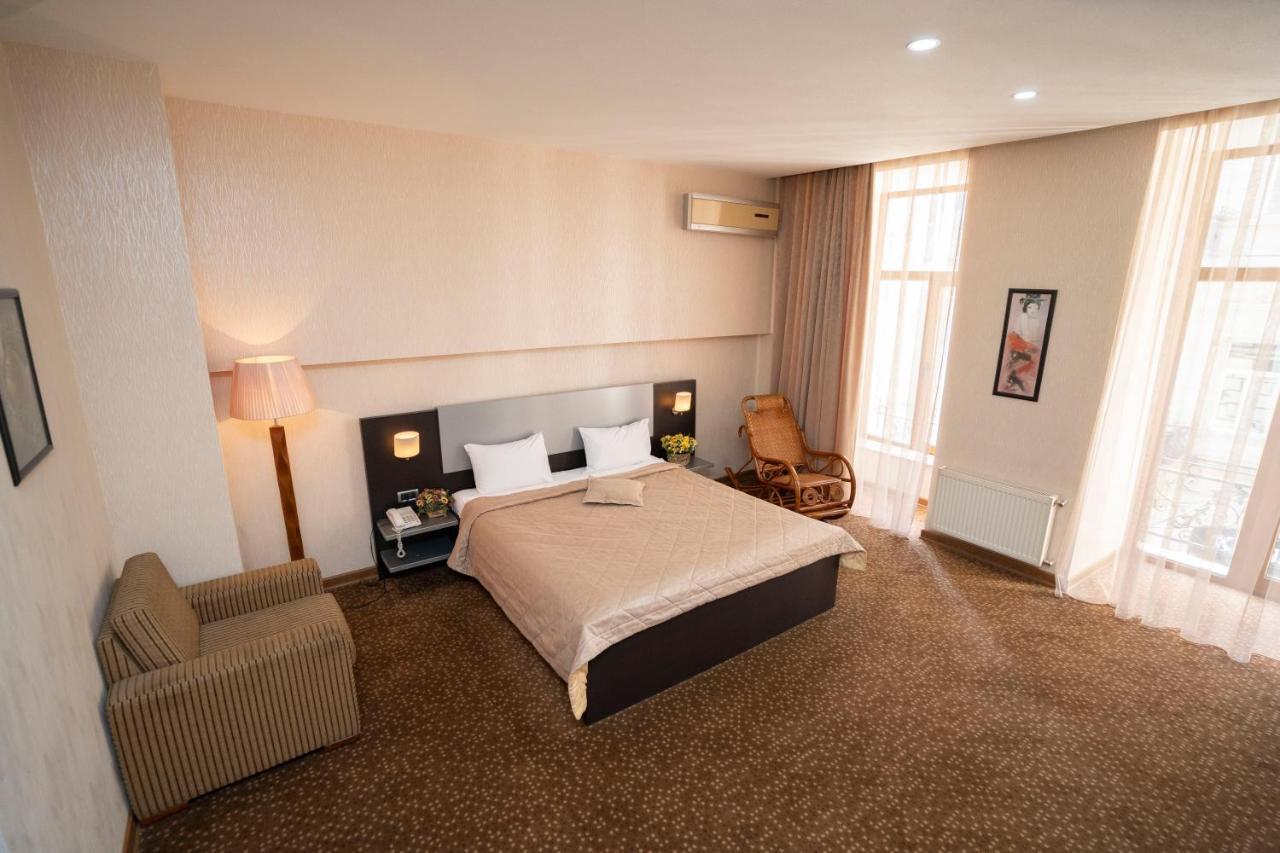 Austin Hotel Баку Екстериор снимка